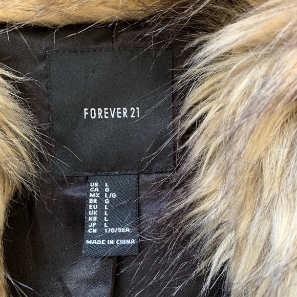 Fur vest Women’s size L - Picture 3 of 6